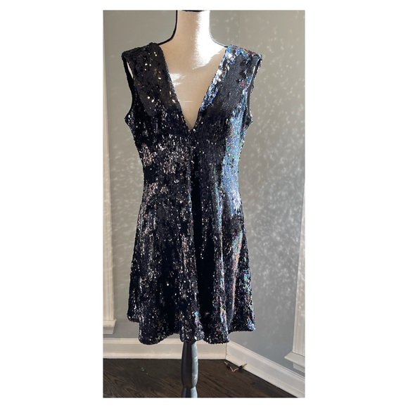 NWT Dress the Population Marilyn Sequin Dress - Picture 4 of 8